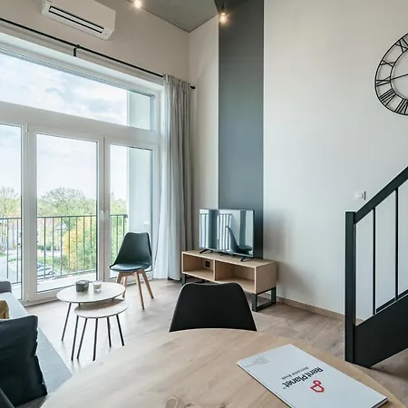 Przy Lotnisku Apartment *