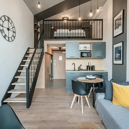 Apartament Przy lotnisku *